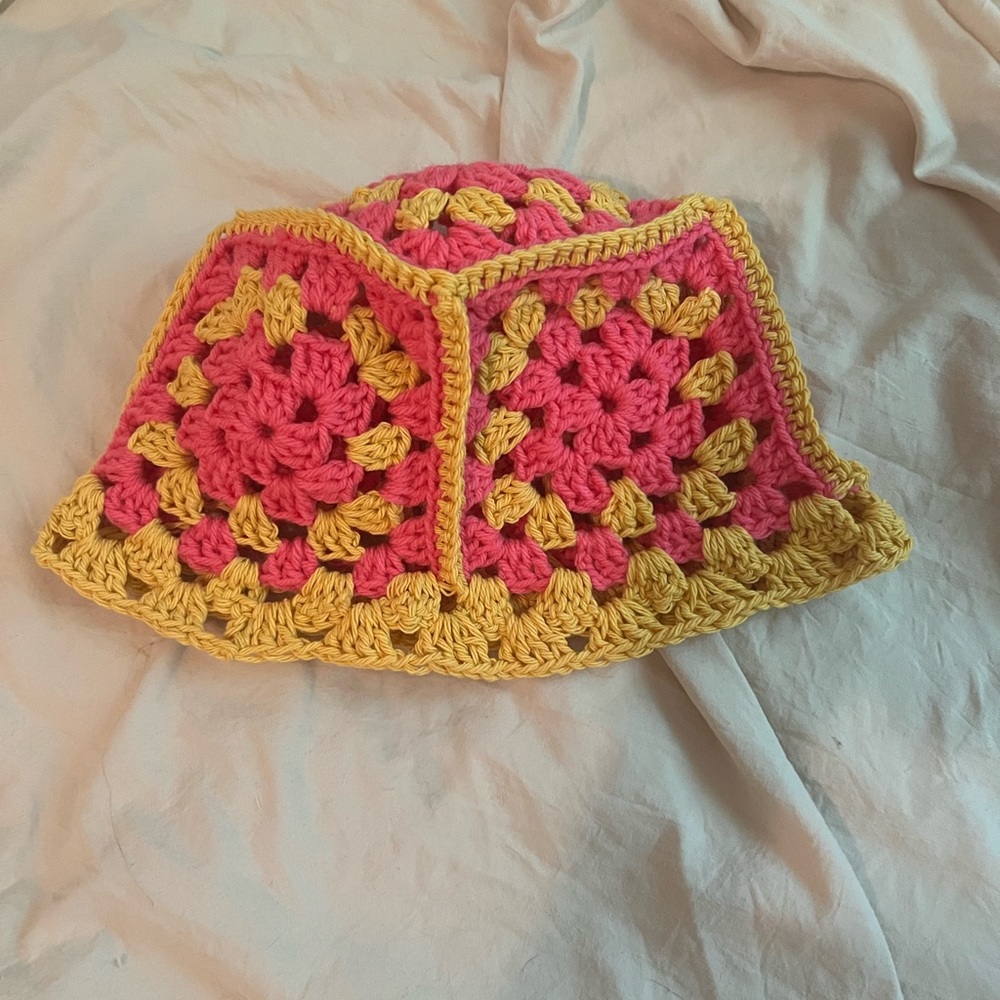 Crochet bucket hat